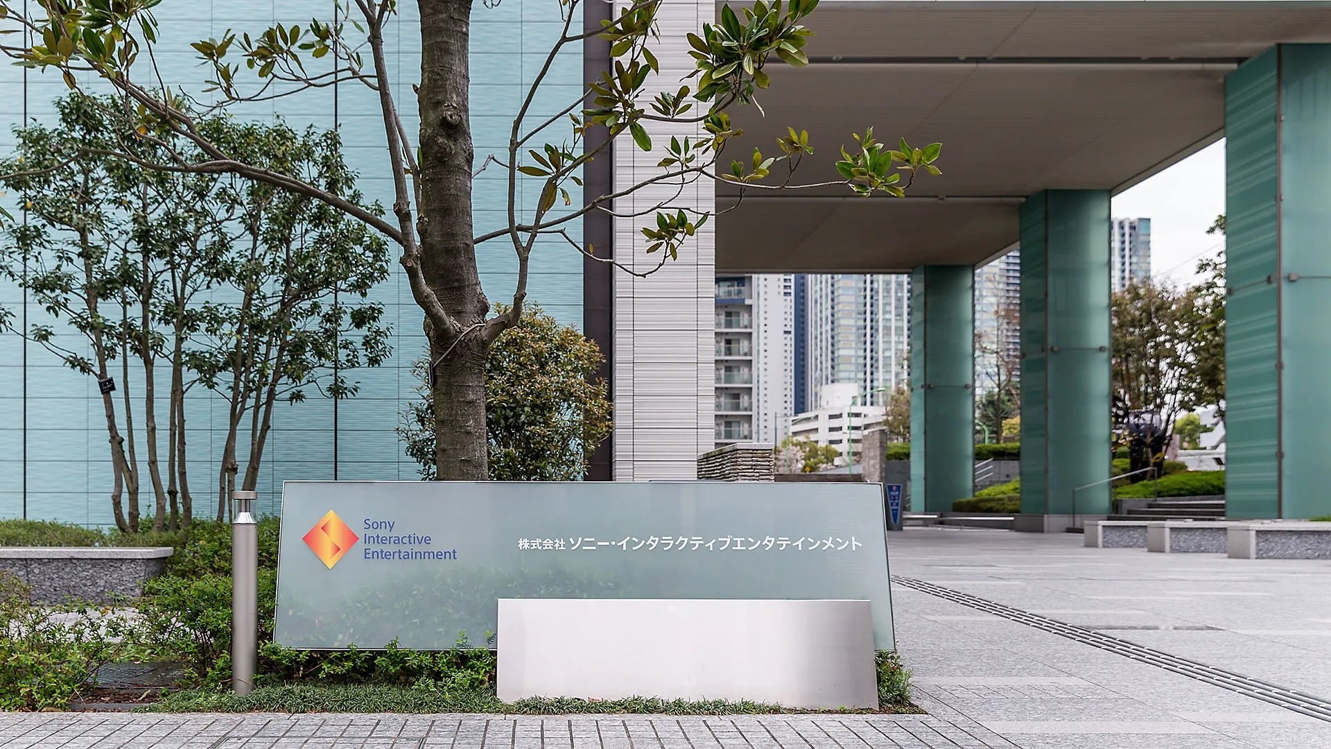 sony-reiterates-on-firts-party-service