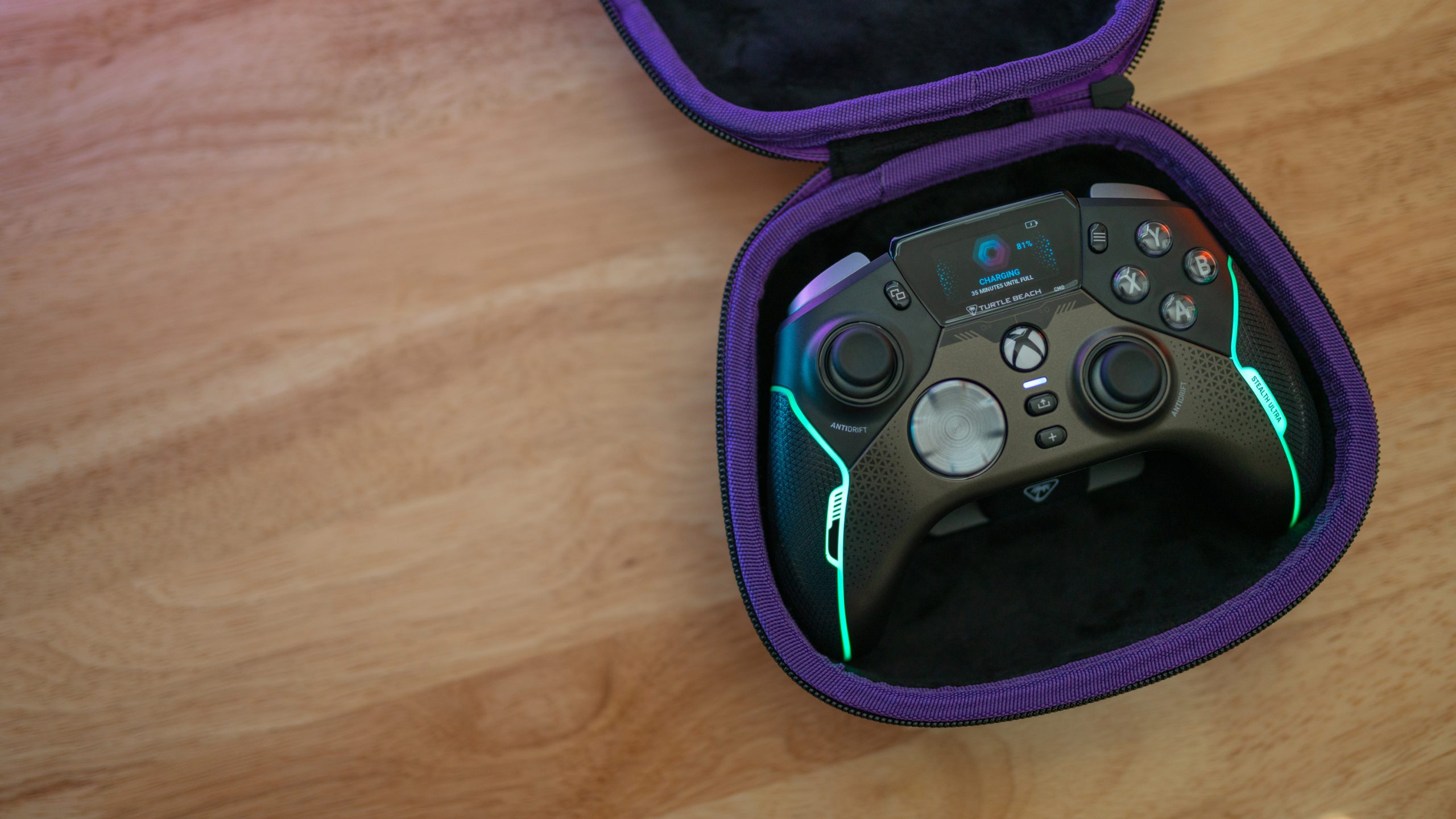 Turtle-Beach-Stealth-Ultra-Controller-Lifestyle-2