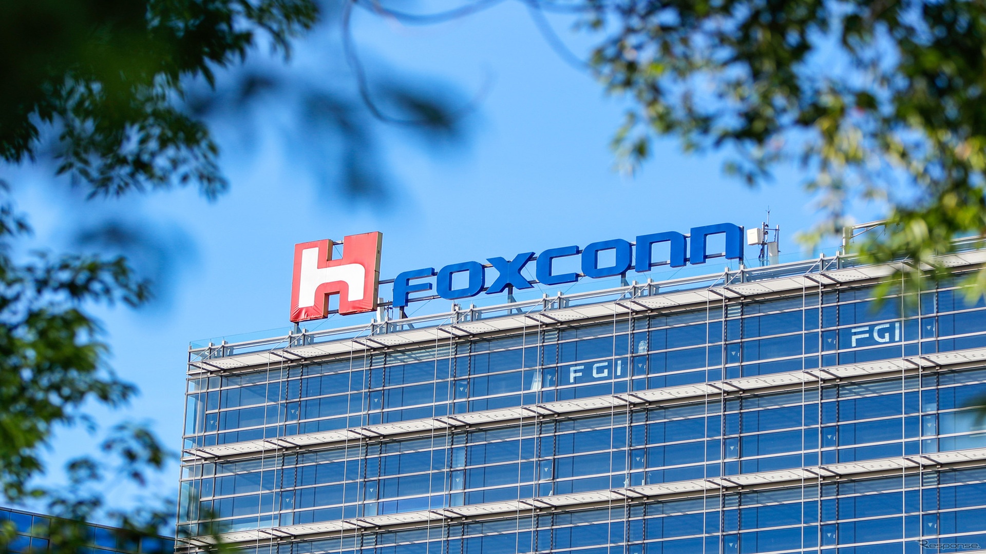 foxconn-microsoft-deal-report
